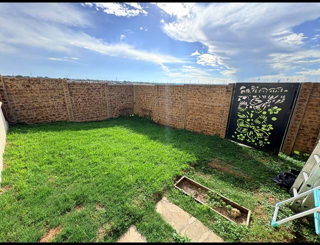2 BEDROOM APARTMENT FOR SALE IN PARKRAND